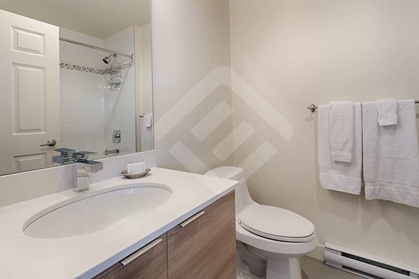 bathroom in short term furnished housing in montreal short term furnished housing in montreal