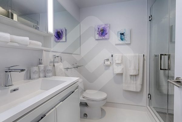 sideview of washroom short term furnished apartment rental in montreal short term furnished apartment rental in montreal
